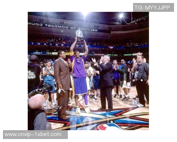 科比与保罗的巅峰对决：篮球传奇的荣耀与激情交织之战